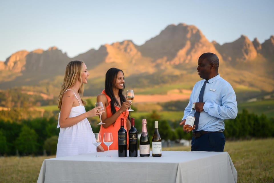 Property building, Restaurant/places to eat, Business facilities, Swimming pool, Breakfast