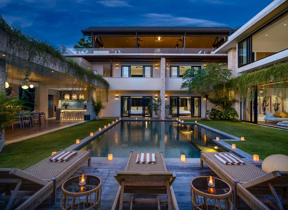 Property building, Night, Garden, Seating area, Dining area, Garden view, Pool view, Swimming pool, sunbed, kitchen