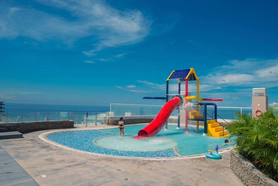 Aqua park, Swimming pool