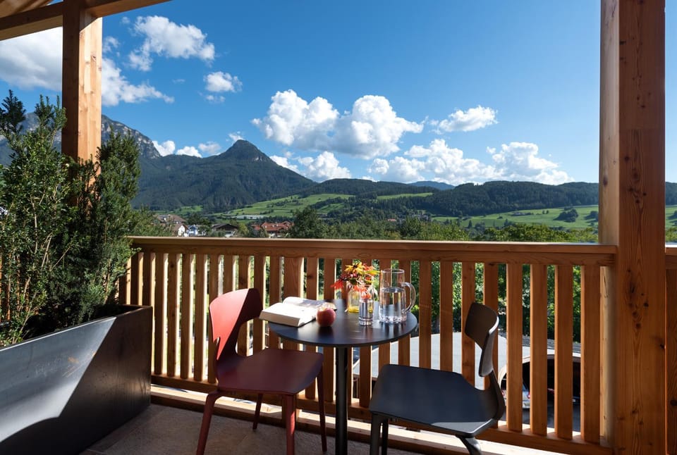 Balcony/Terrace, Mountain view