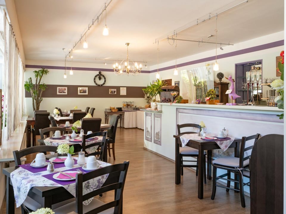 Restaurant/places to eat, Breakfast