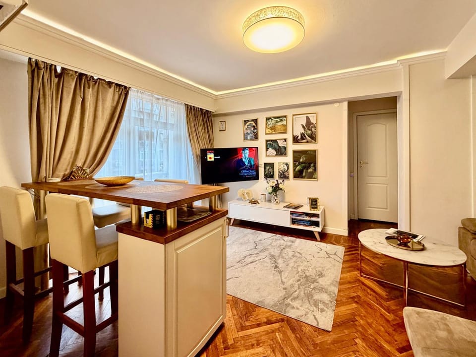 Emerald Oasis Apartment in Bucharest