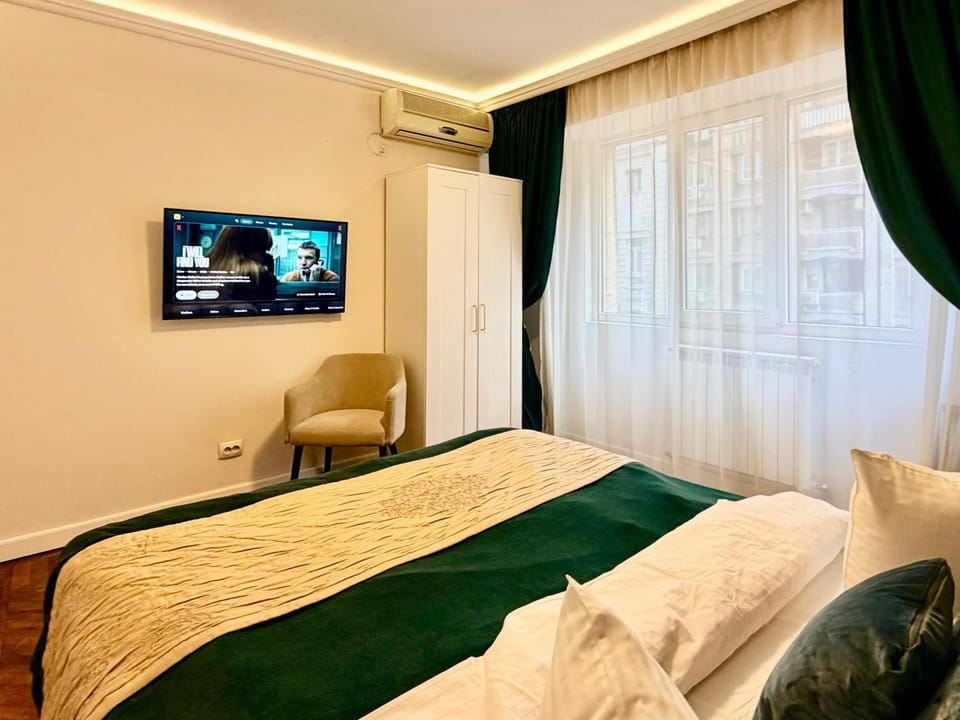 Emerald Oasis Apartment in Bucharest