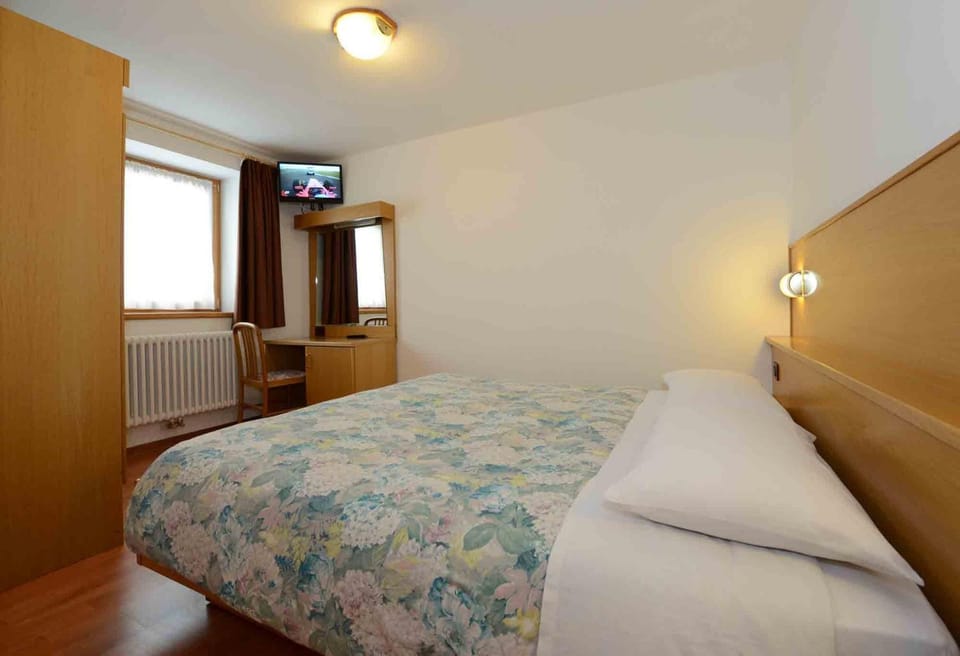 Bed, TV and multimedia