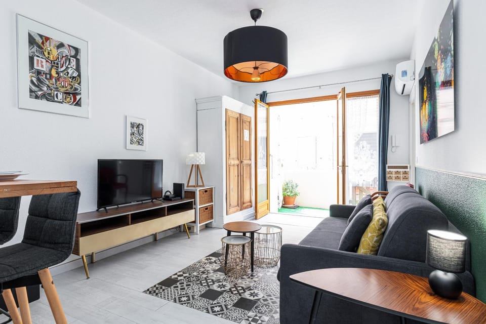 TV and multimedia, Living room, Seating area