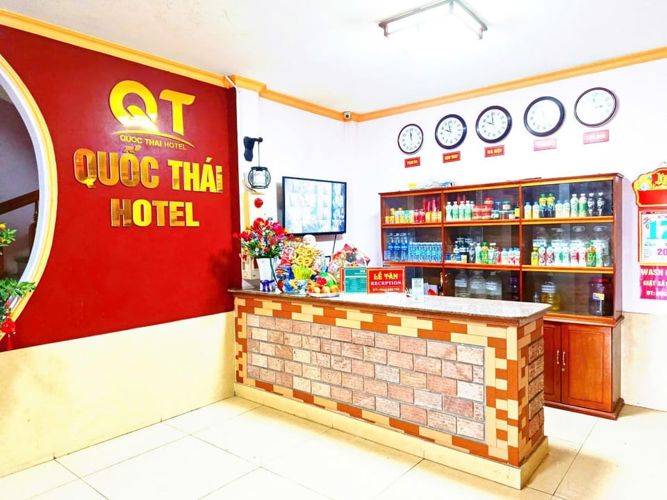 Shower, Restaurant/places to eat