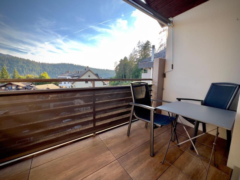 View (from property/room), Balcony/Terrace, Mountain view