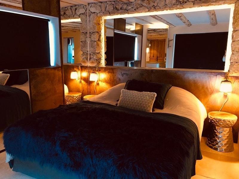 PRIVATE ROOM & SPA avec Jacuzzi privatif Villa in Lorgues