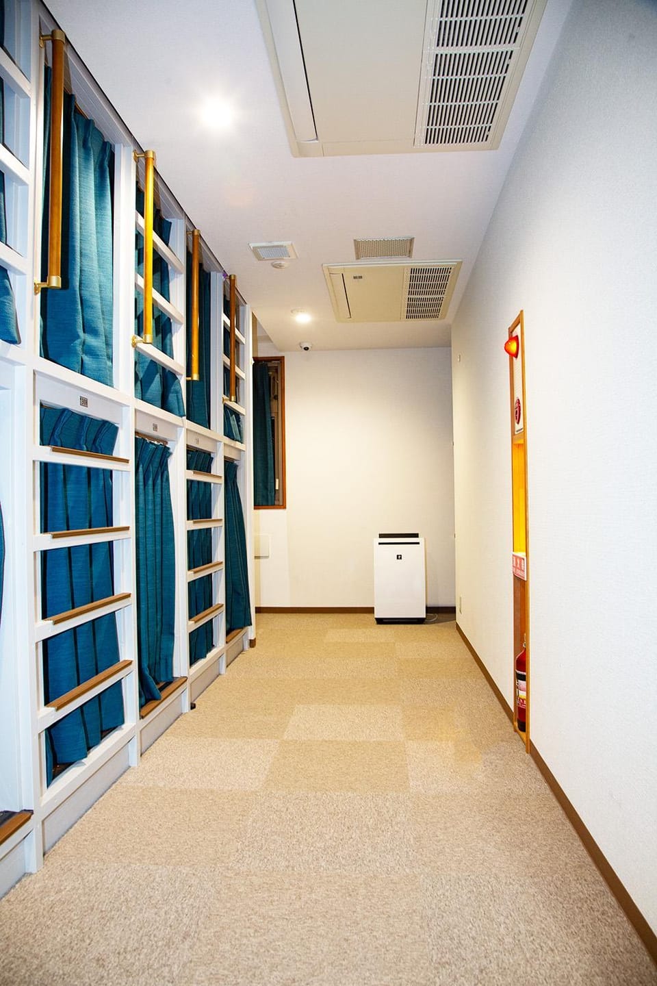 Bedroom, bunk bed