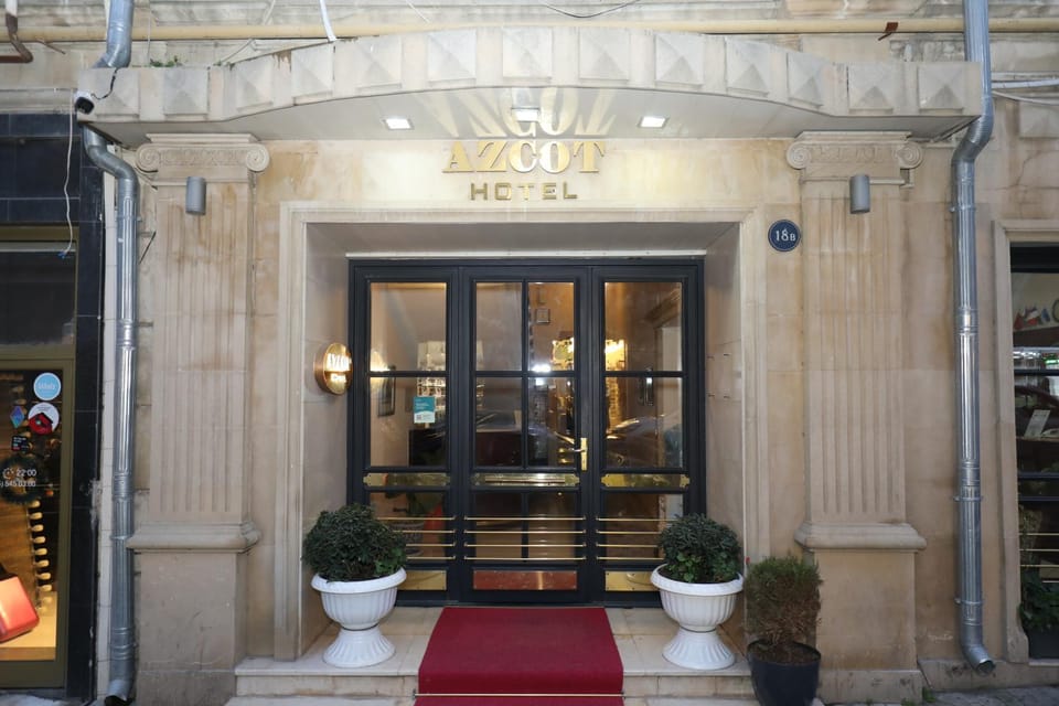 Facade/entrance
