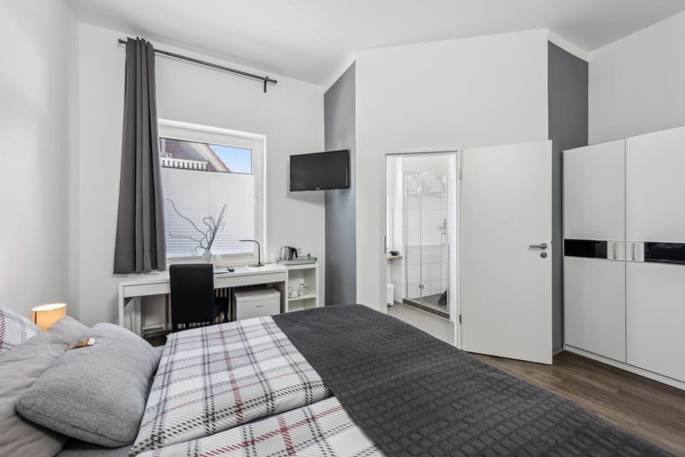 Bed, Bedroom, wardrobe