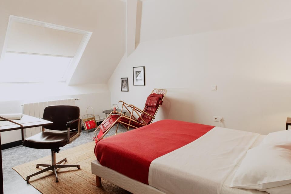 Seating area, Bedroom