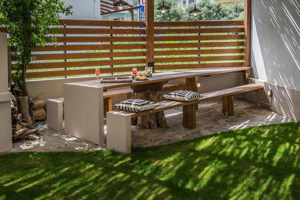 Patio, BBQ facilities