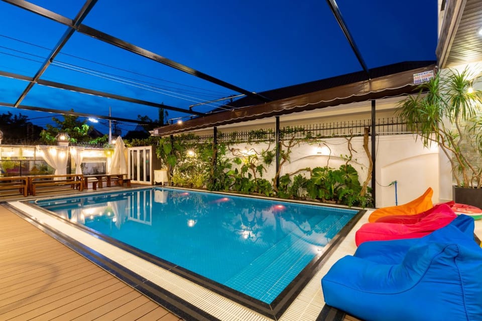 Swimming pool