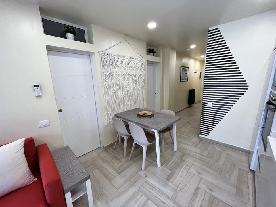 Kitchen or kitchenette, Living room, Seating area, Dining area, dishwasher, microwave, oven, air conditioner