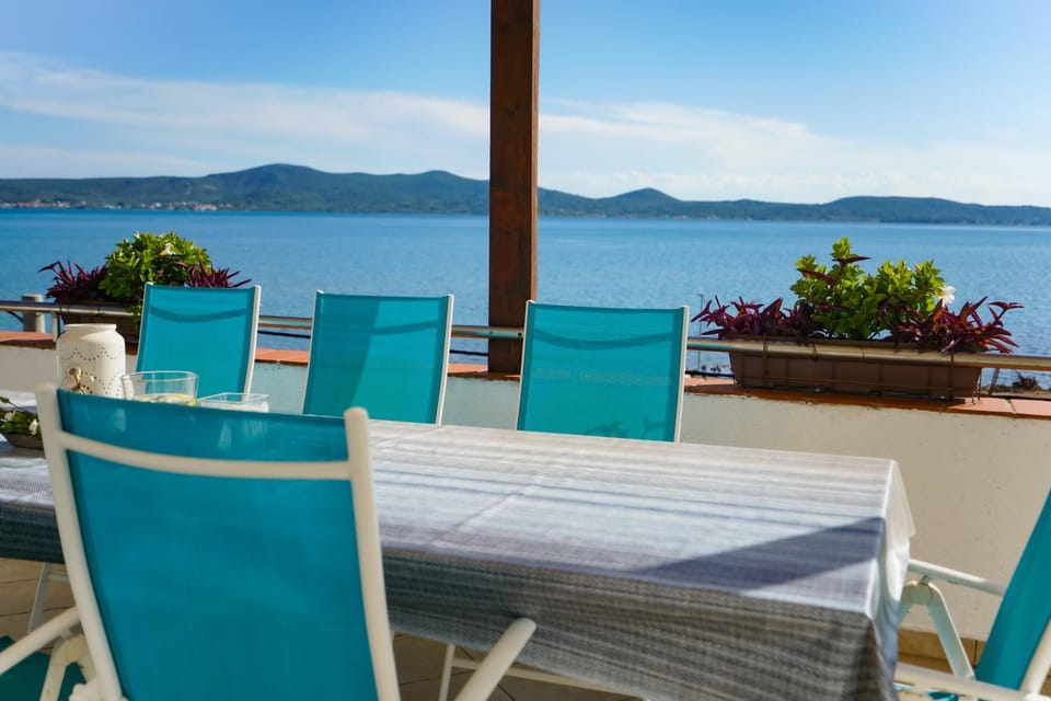 Day, Natural landscape, View (from property/room), Balcony/Terrace, Seating area, Dining area, Sea view