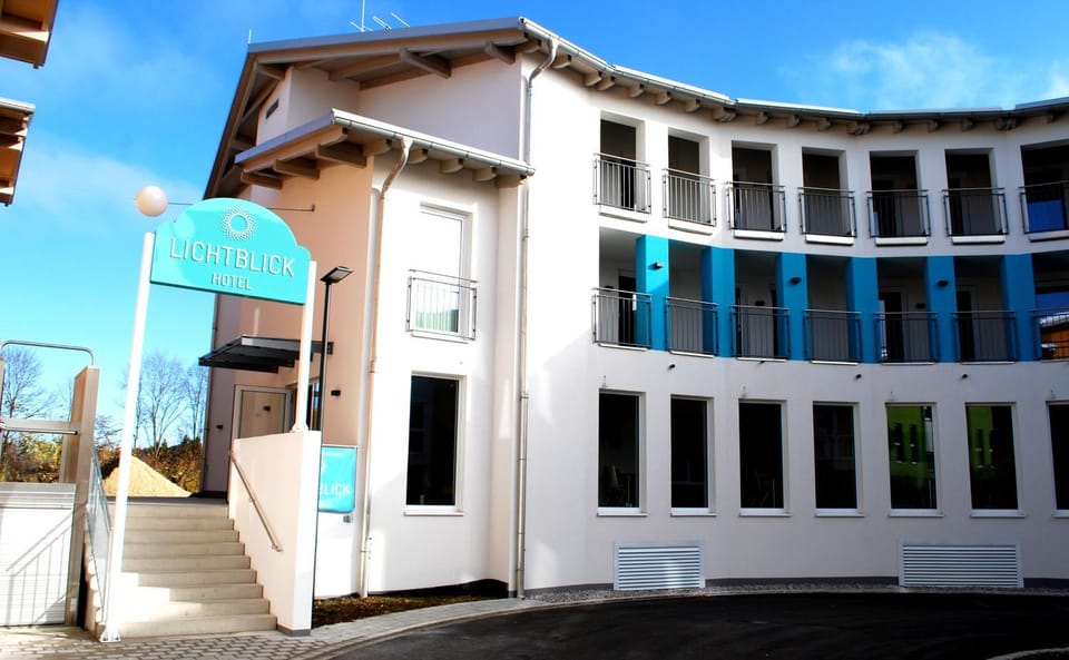 Patio, Facade/entrance