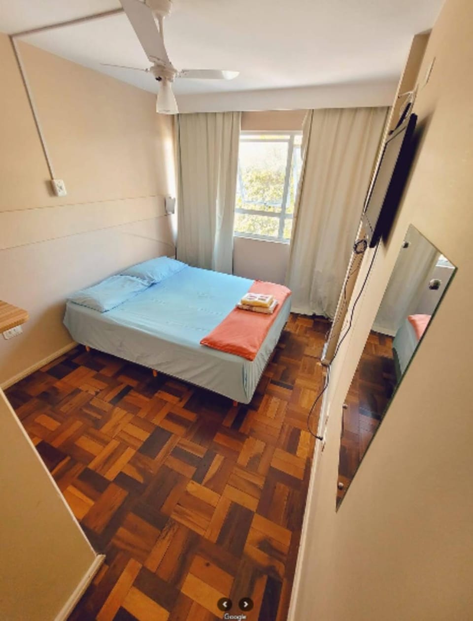 Bed, TV and multimedia, Photo of the whole room, Bedroom, wardrobe