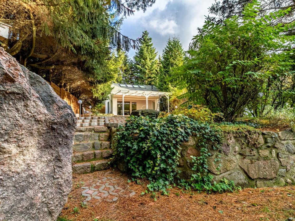 Property building, Neighbourhood