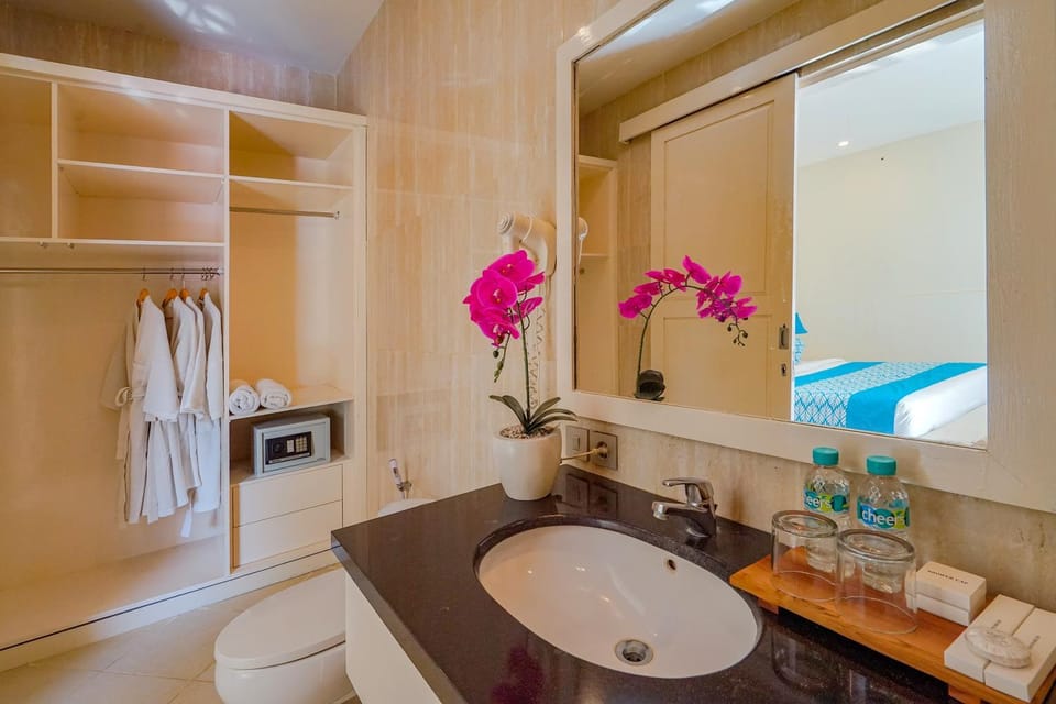 Toilet, Bathroom, Bath