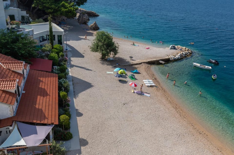 Day, People, Natural landscape, Beach, Sea view, group of guests, sunbed