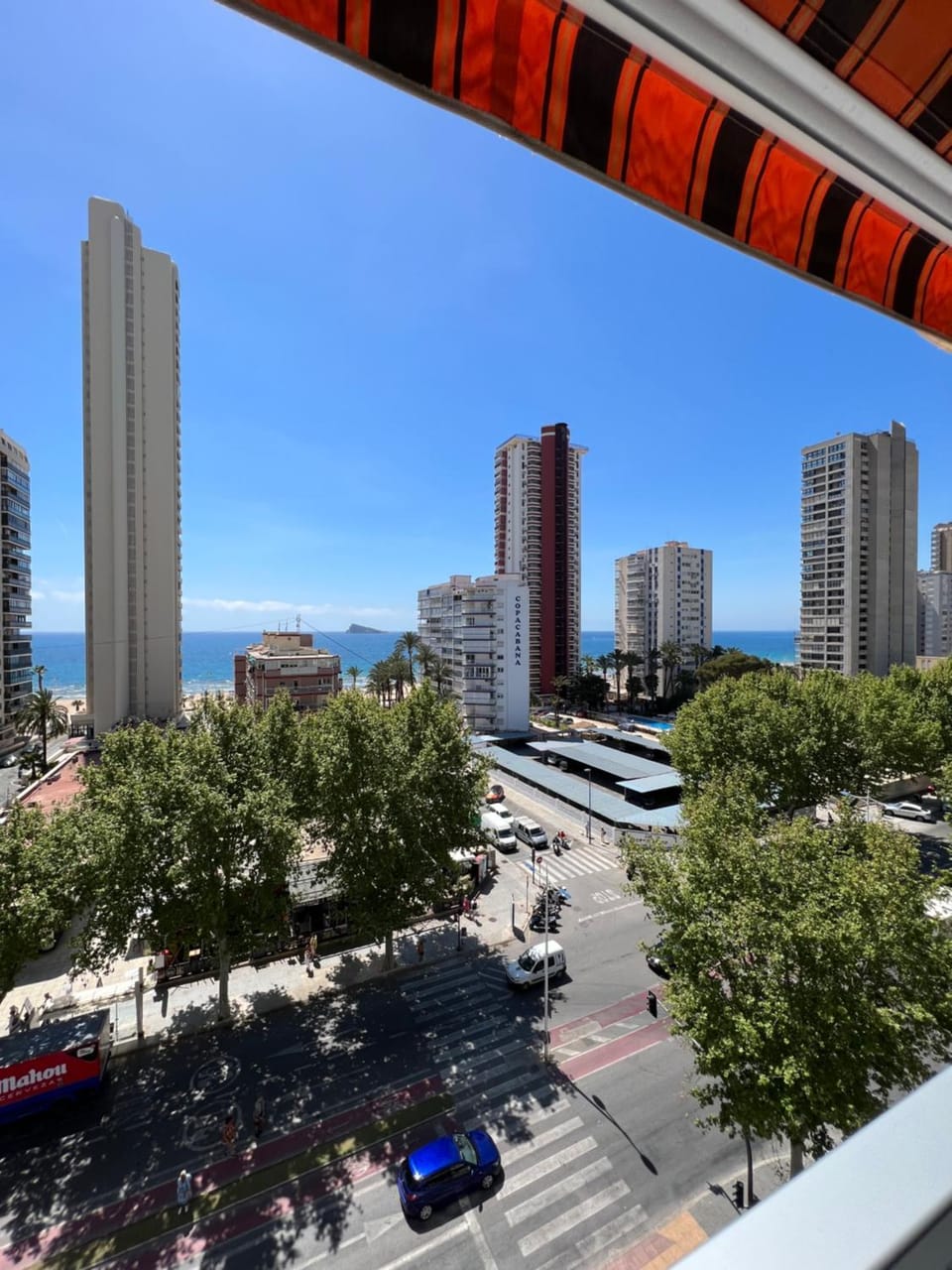 Property building, Day, Neighbourhood, City view, Sea view, Street view, Location