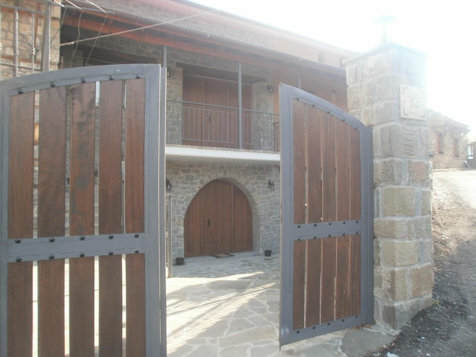 Facade/entrance