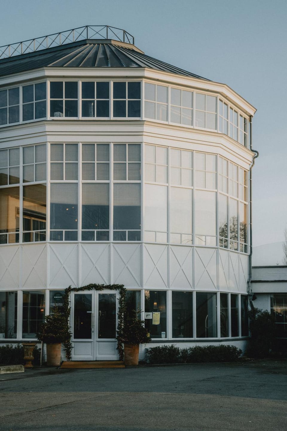Property building, Facade/entrance