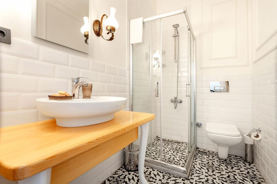 Shower, Toilet, Bathroom