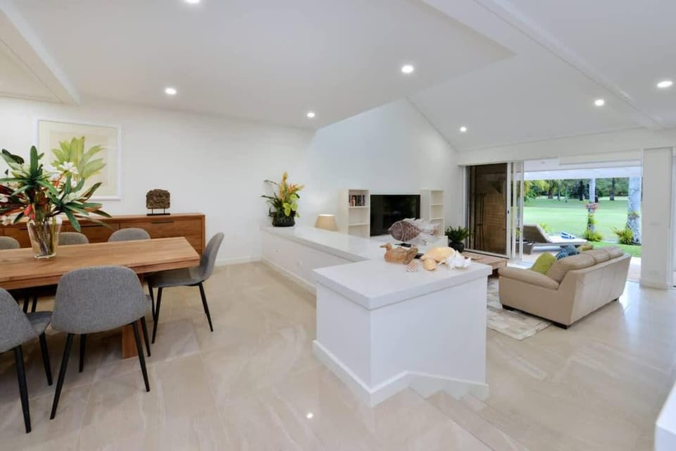 Fairway Vistas - A Group Escape at Mirage Resort House in Port Douglas
