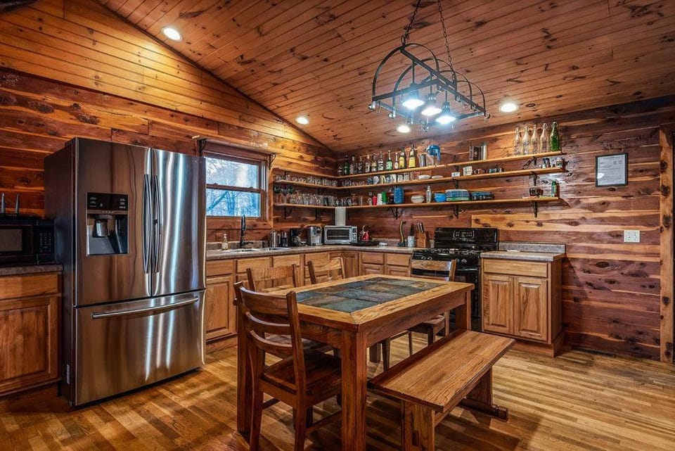 Fly Away Cabin- Modern, Serene, And Convenient Cabin in Buffalo River