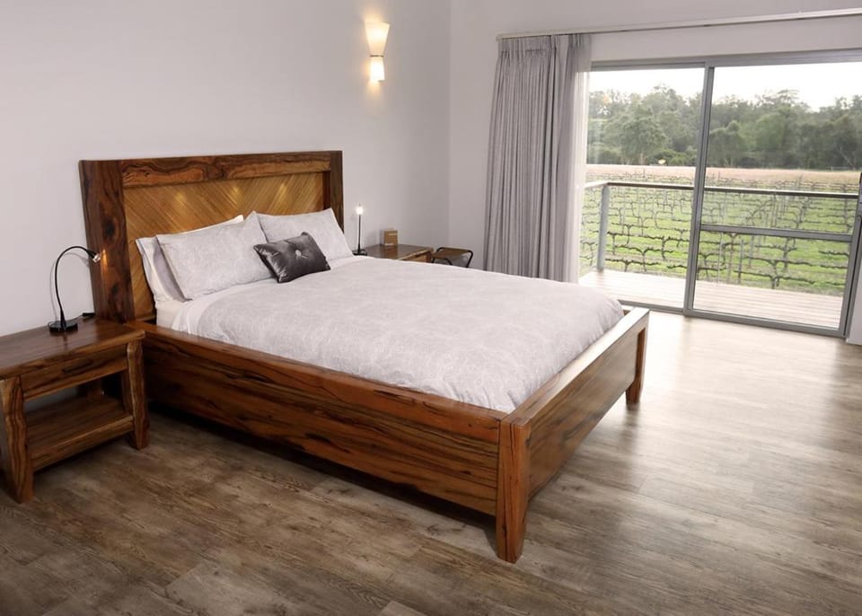 Lot113 Vineyard Accommodation Bed and Breakfast in Perth