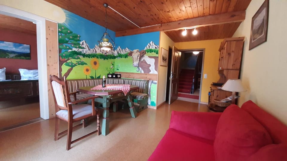Living room, Seating area, Dining area