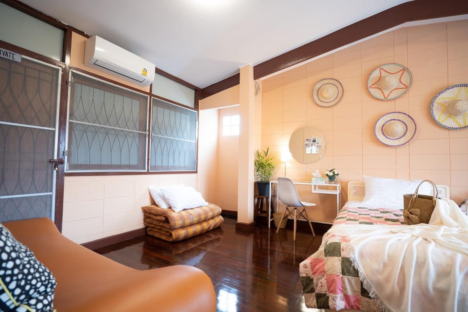 Seating area, Bedroom