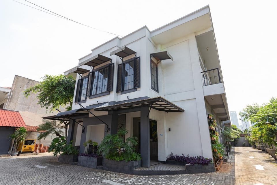 Facade/entrance