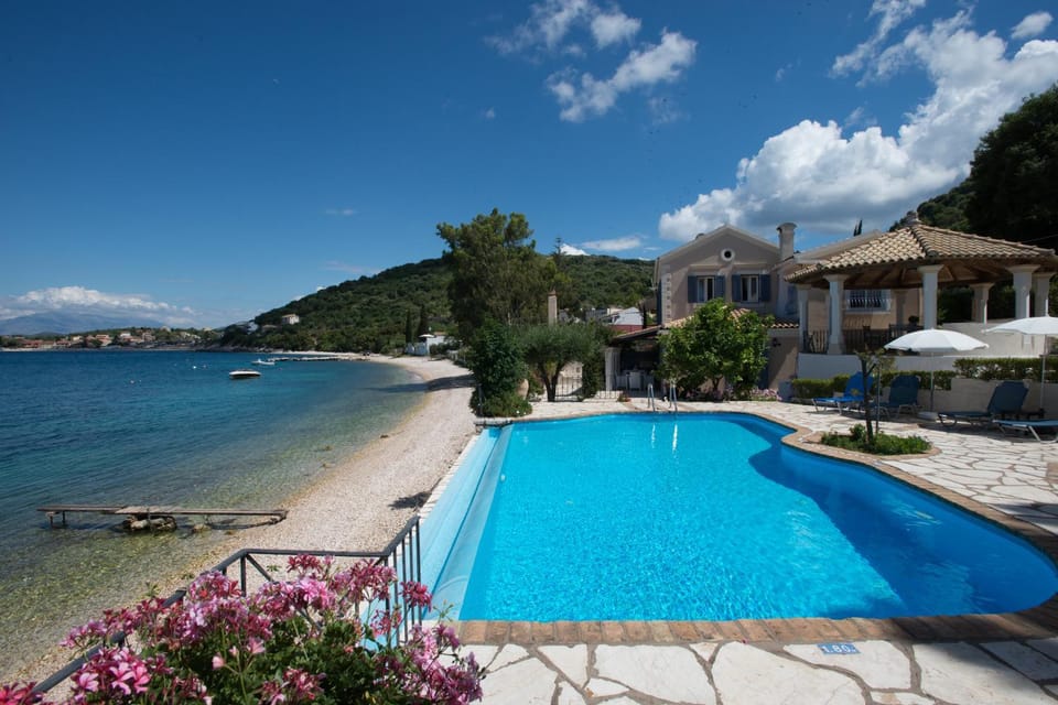 Property building, Pool view, Sea view, Swimming pool, Swimming pool