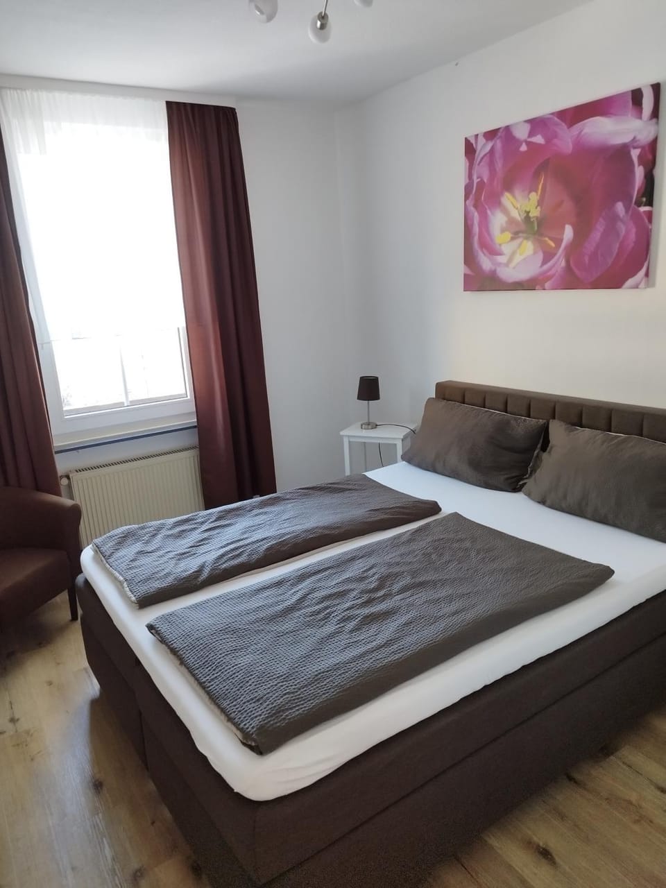 Bed, Photo of the whole room