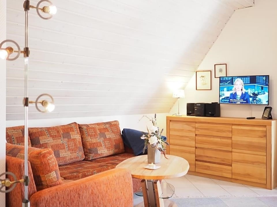 Ferienhaus Weinhardt - Whg 1 Apartment in Zingst