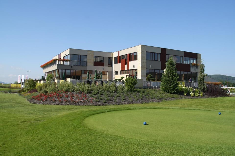 Property building, Facade/entrance, Golfcourse