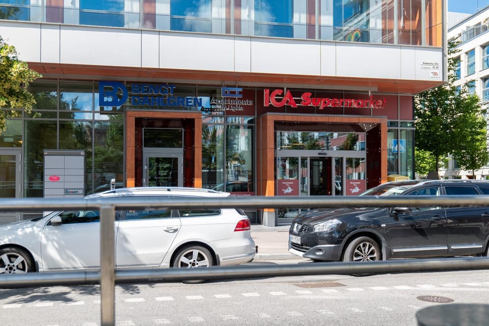 Property building, Facade/entrance