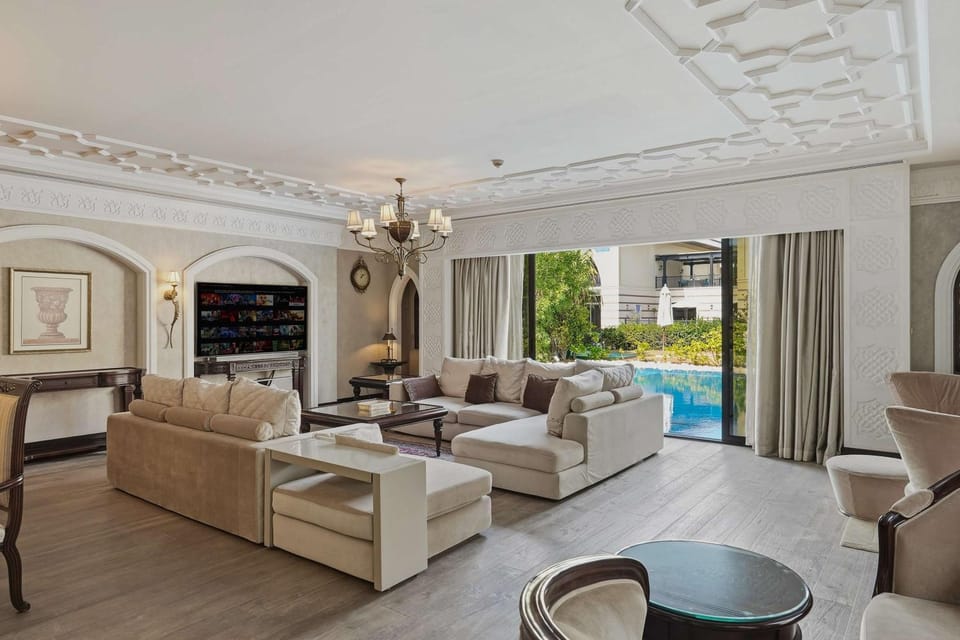 Zabeel Saray Royal Residences Lagoon Villa Villa in Dubai