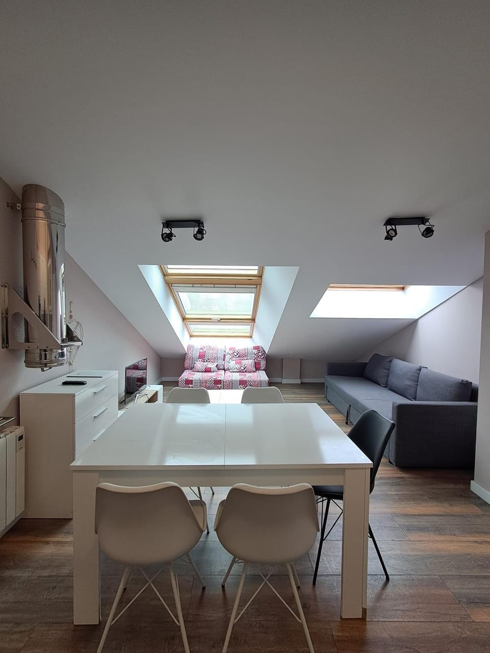 Living room, Dining area
