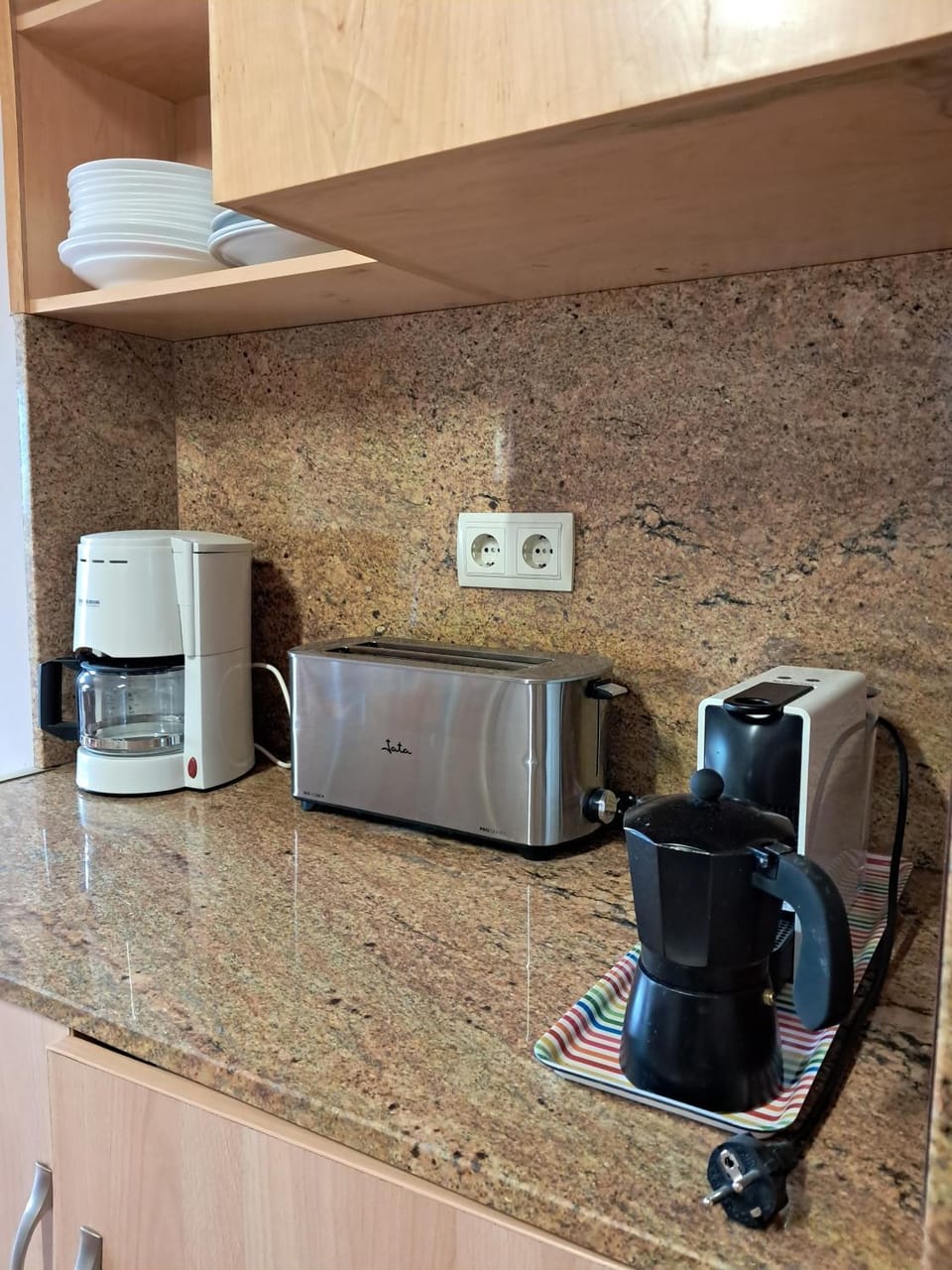 Coffee/tea facilities, Kitchen or kitchenette, toaster