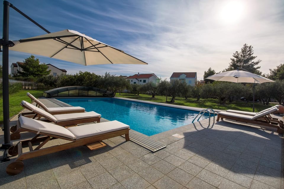 Garden, Swimming pool