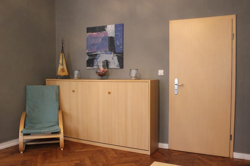 Living room, Photo of the whole room