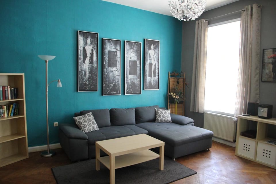 Living room, Photo of the whole room