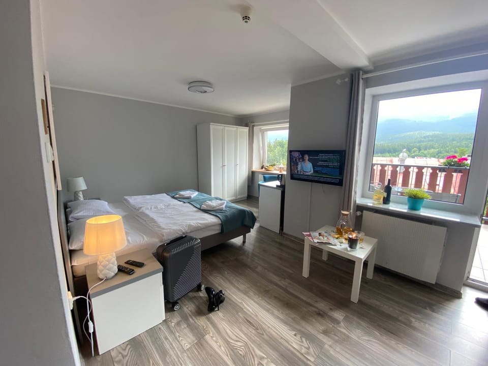 TV and multimedia, Balcony/Terrace, Mountain view