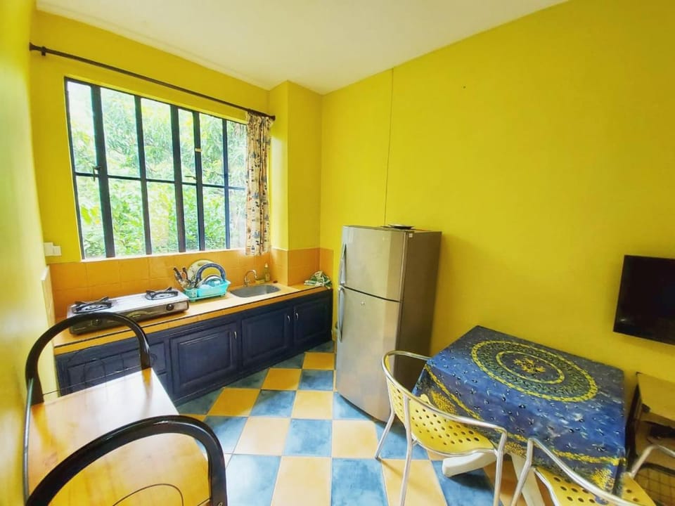 Kitchen or kitchenette, Seating area