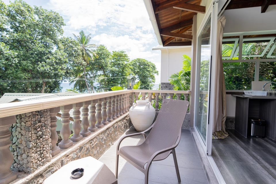 Romance Bungalows Bed and Breakfast in Africa