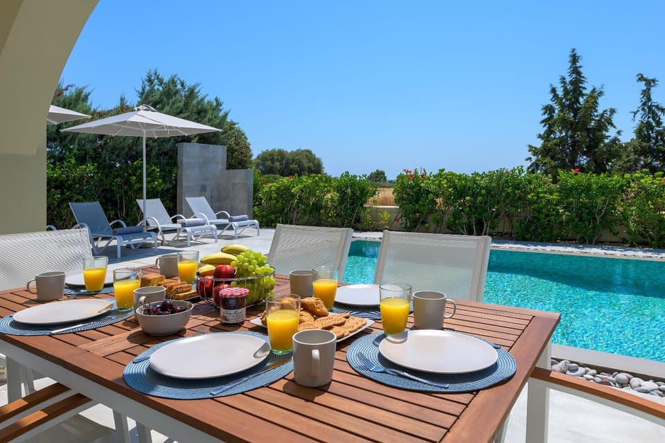 Food close-up, Garden, Balcony/Terrace, Swimming pool, Non alcoholic drinks